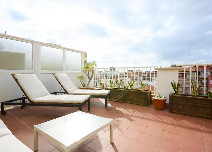 Apartment With Terrace Eixample * برشلونة
