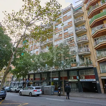 With Terrace Eixample *