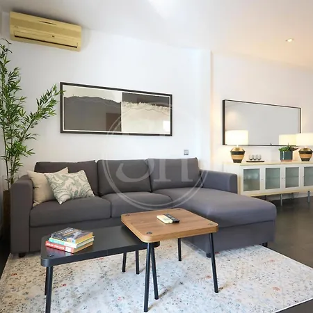 Apartament With Terrace Eixample *