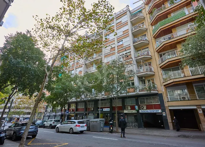 With Terrace Eixample *
